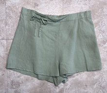 Load image into Gallery viewer, Green Linen Shorts
